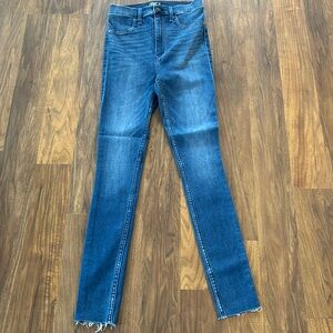 Abercrombie & Fitch Ultra High Rise Jean Leggings size 2 NWOT